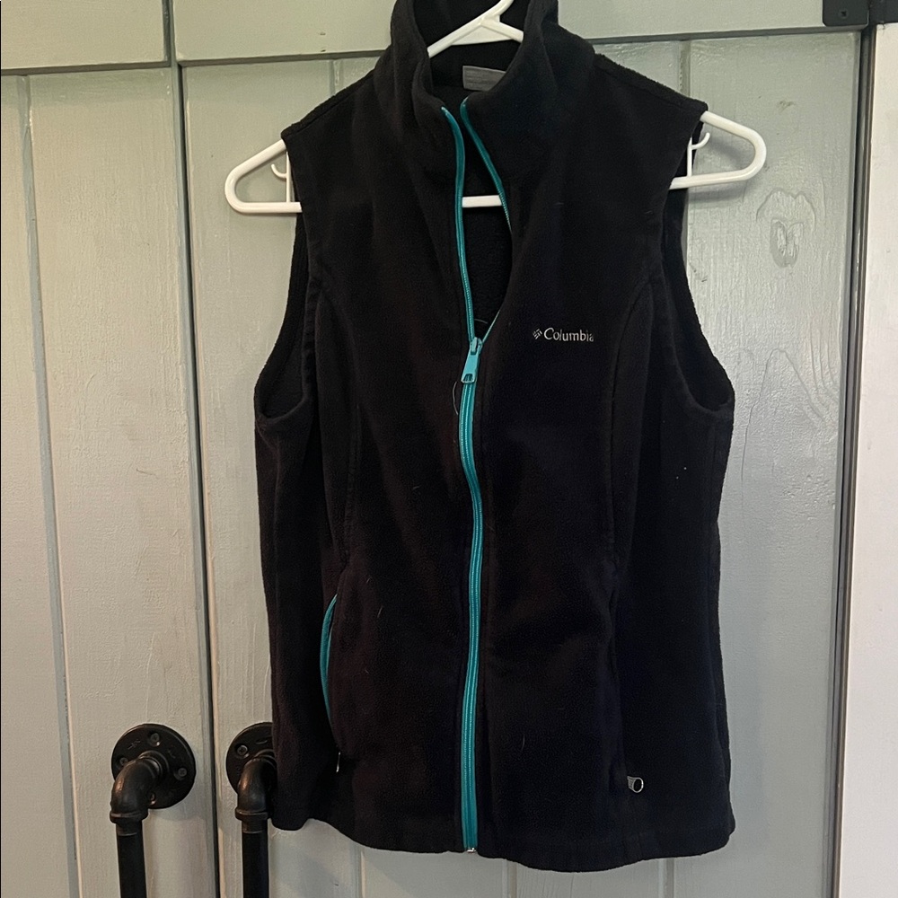 Columbia Black Fleece Vest with Teal Accents